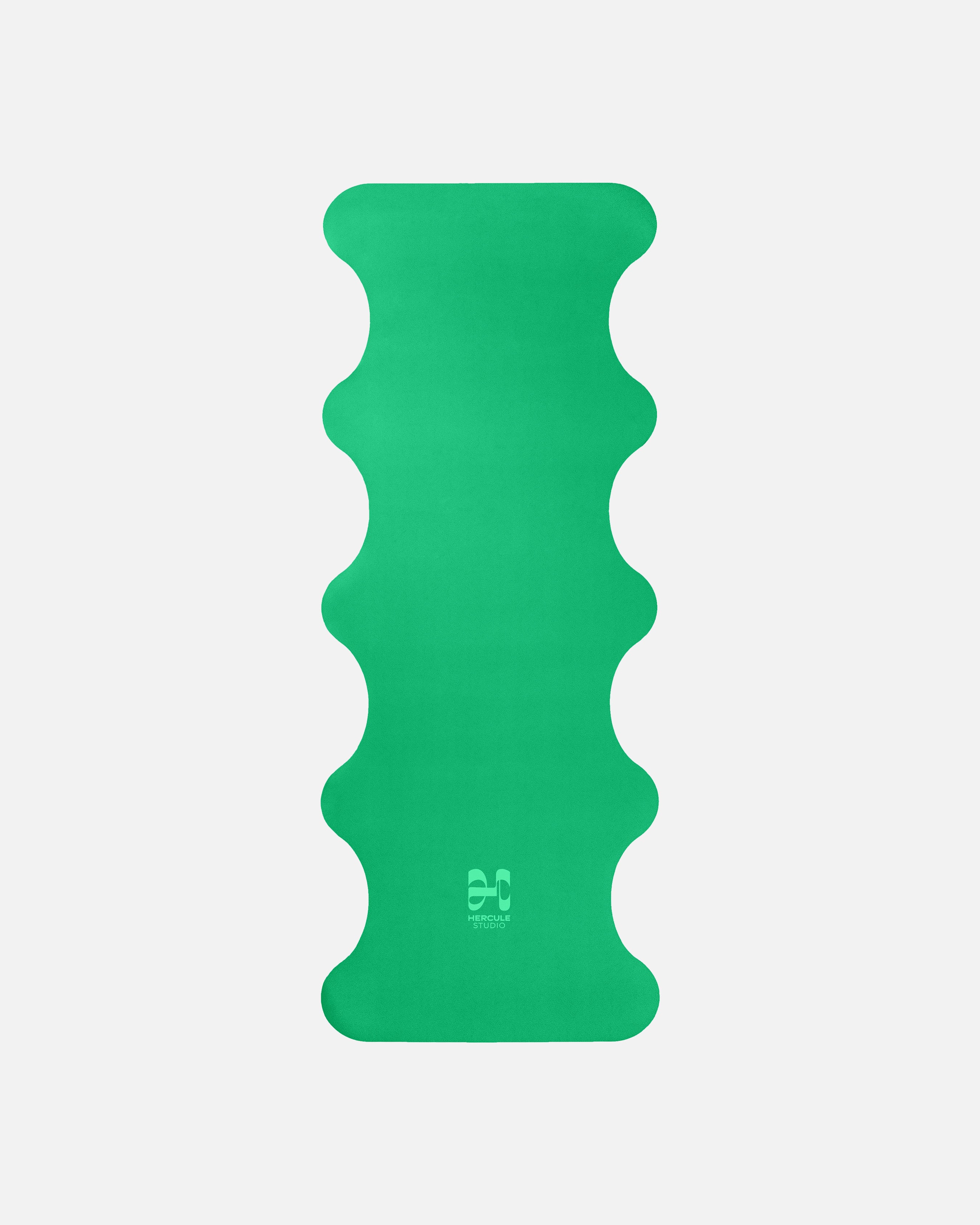 Tapis de sol pour le yoga de la marque hercule studio modèle mar couleur golf green packshot déplié
