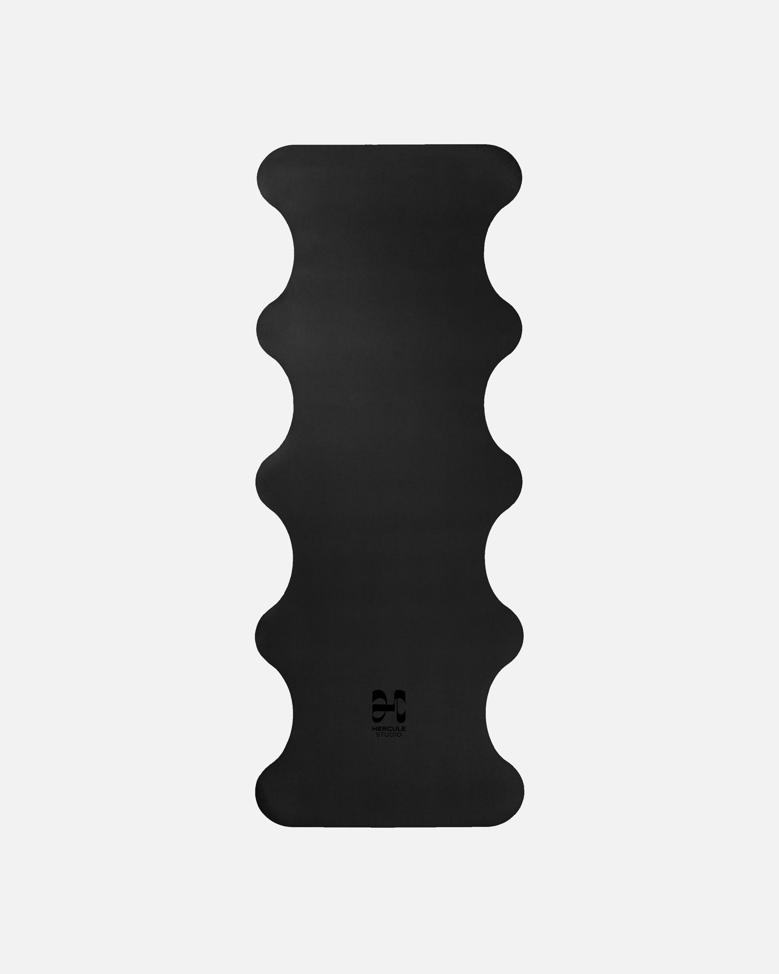 Tapis de sol pour le yoga de la marque hercule studio modèle mar couleur outrenoir packshot déplié