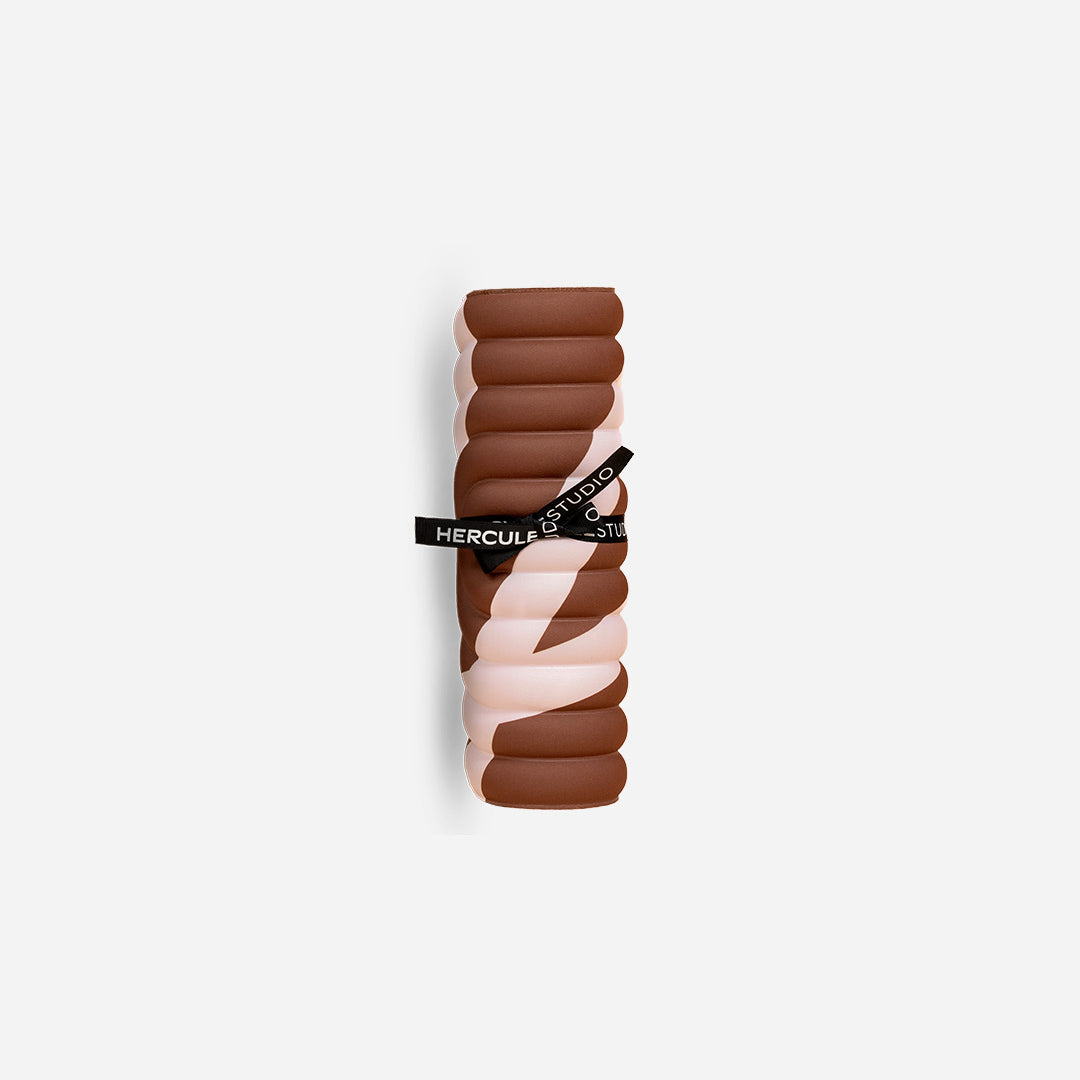 Mini tapis de sol pad de confort de la marque hercule studio modèle galé couleur bari choco packshot roulé