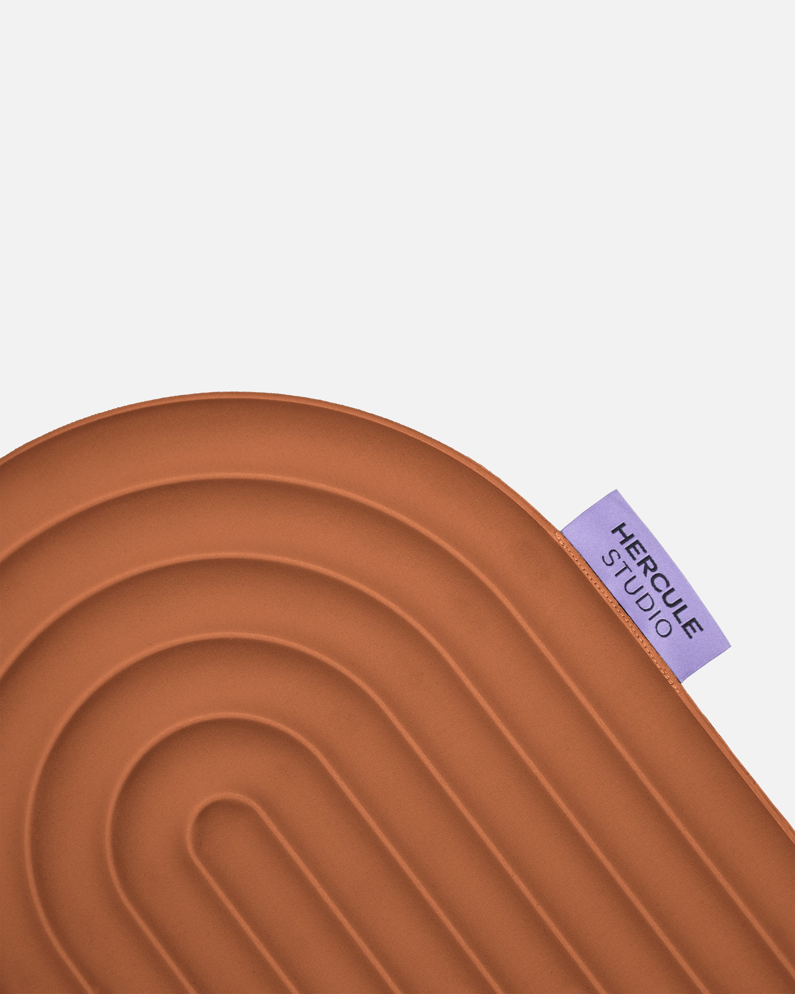 Hercule Studio Galé mini mat purple label with black logo – innovative terracotta 3-in-1 comfort pad, ergonomic support for sensitive areas, durable French design