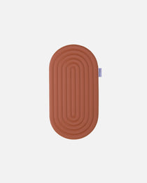 Mini tapis de sol pad de confort de la marque hercule studio modèle galé couleur terre cuite packshot déplié