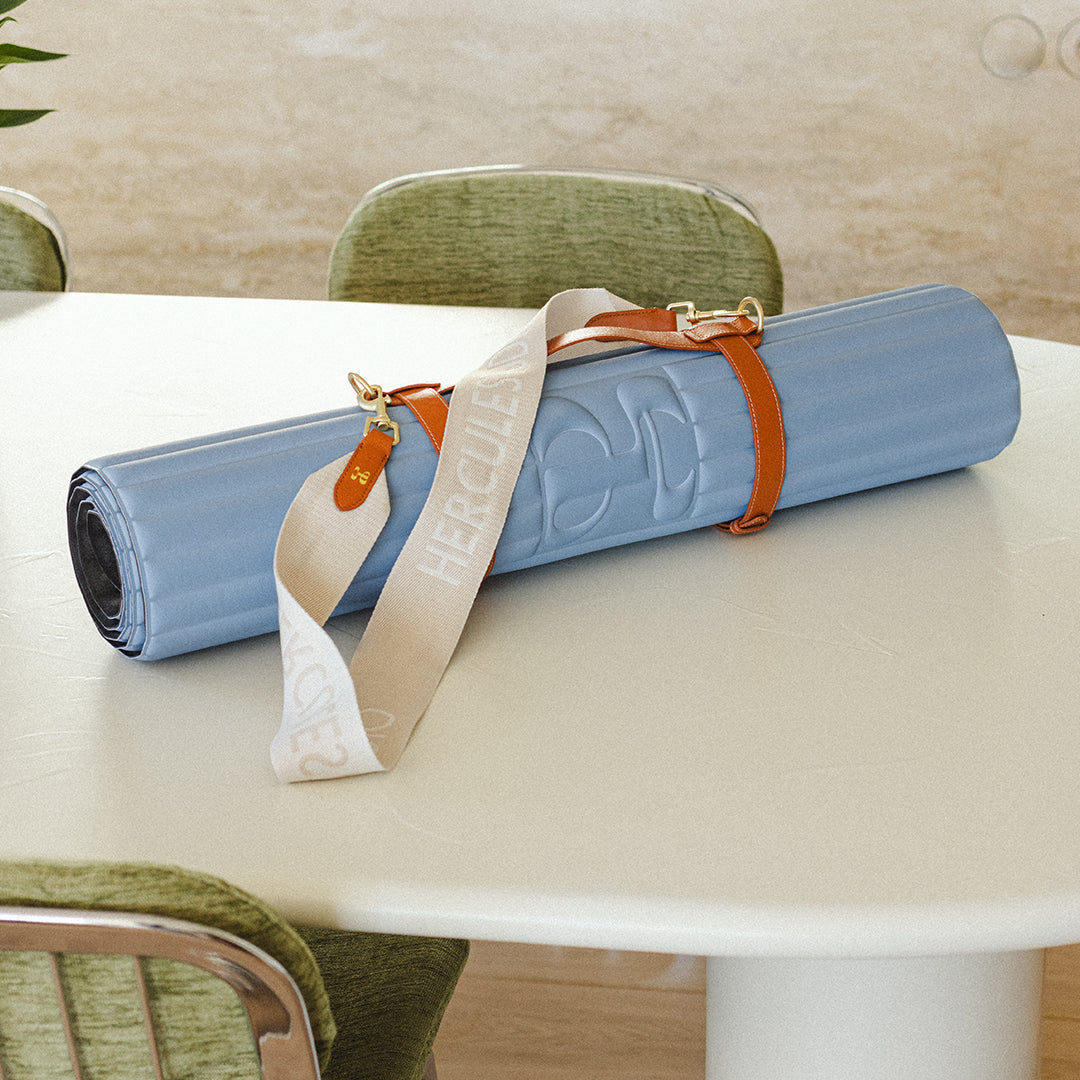 Sangle de transport pour tapis d'exercice modèle soca couleur beige et camel avec tapis d'exercice archy blue-jean