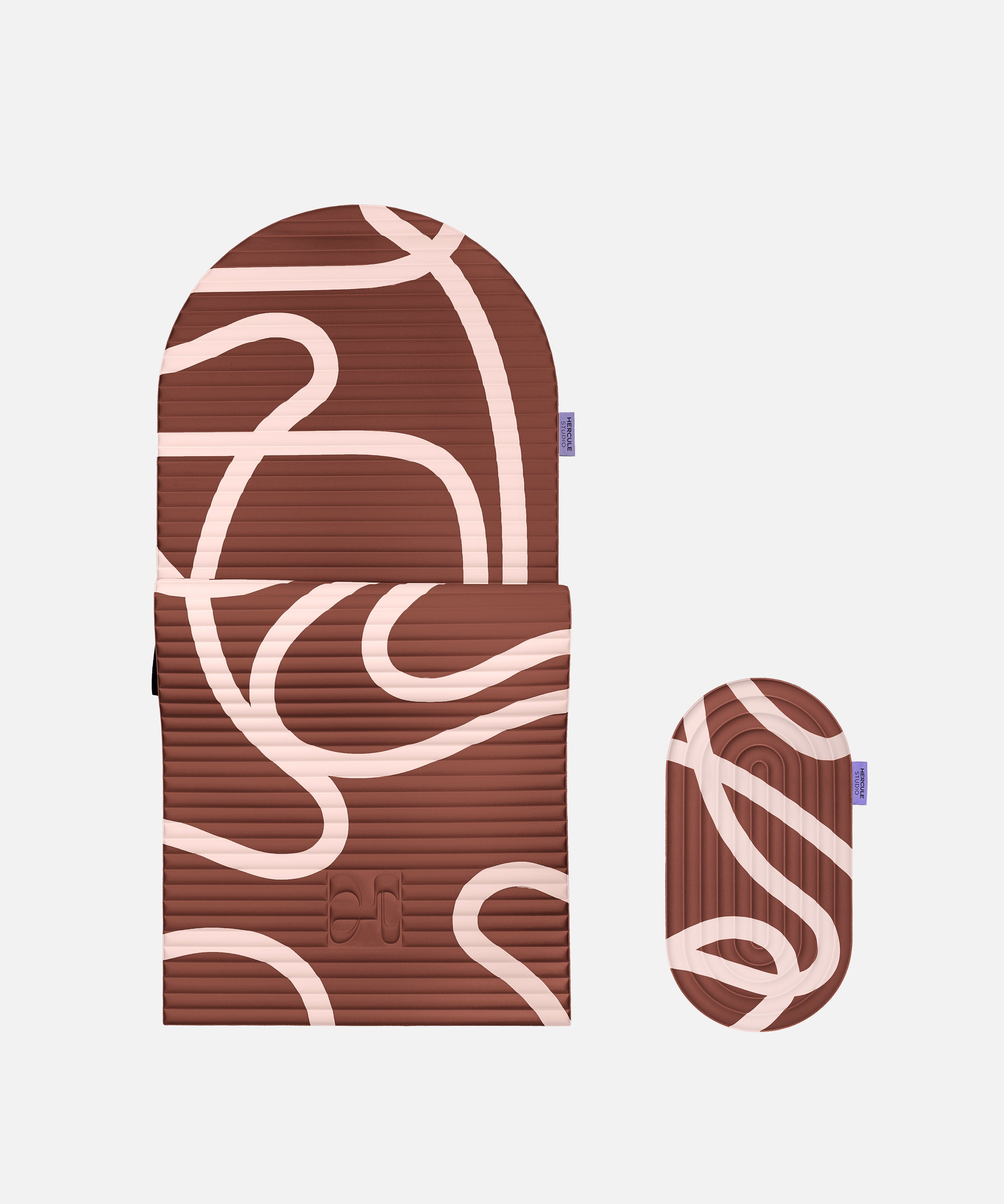 Set confort Hercule Studio imprimé Bari choco avec tapis Archy design et pad Galé ergonomique 3-en-1, soutien optimal pour zones sensibles en pilates et fitness, design français durable, packshot