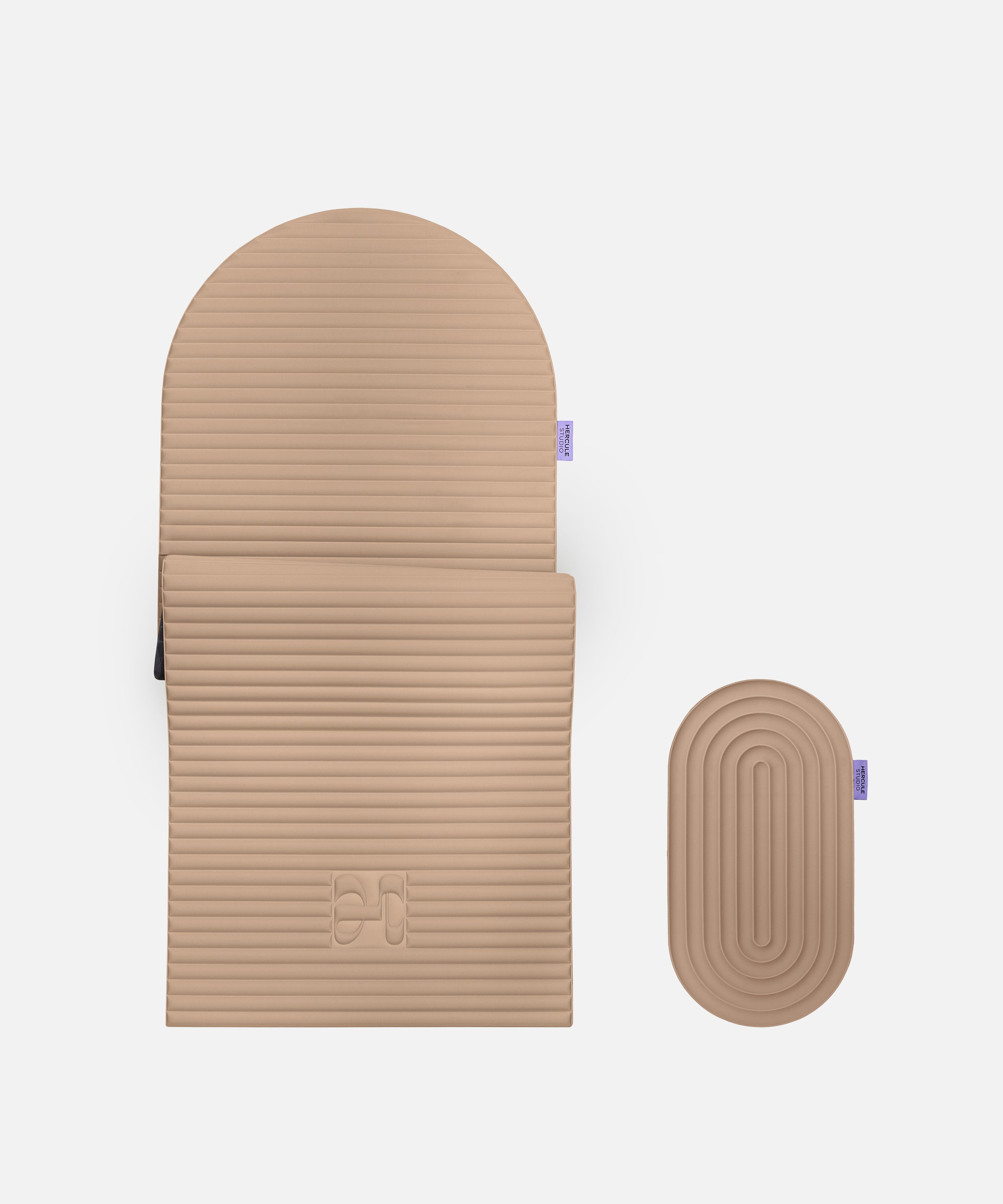 Bundle confort bien-être Hercule Studio beige dune composé du tapis Archy ergonomique et du mini tapis Galé 3-en-1, soutien et stabilité pour yoga, Pilates et étirements, packshot Made in France