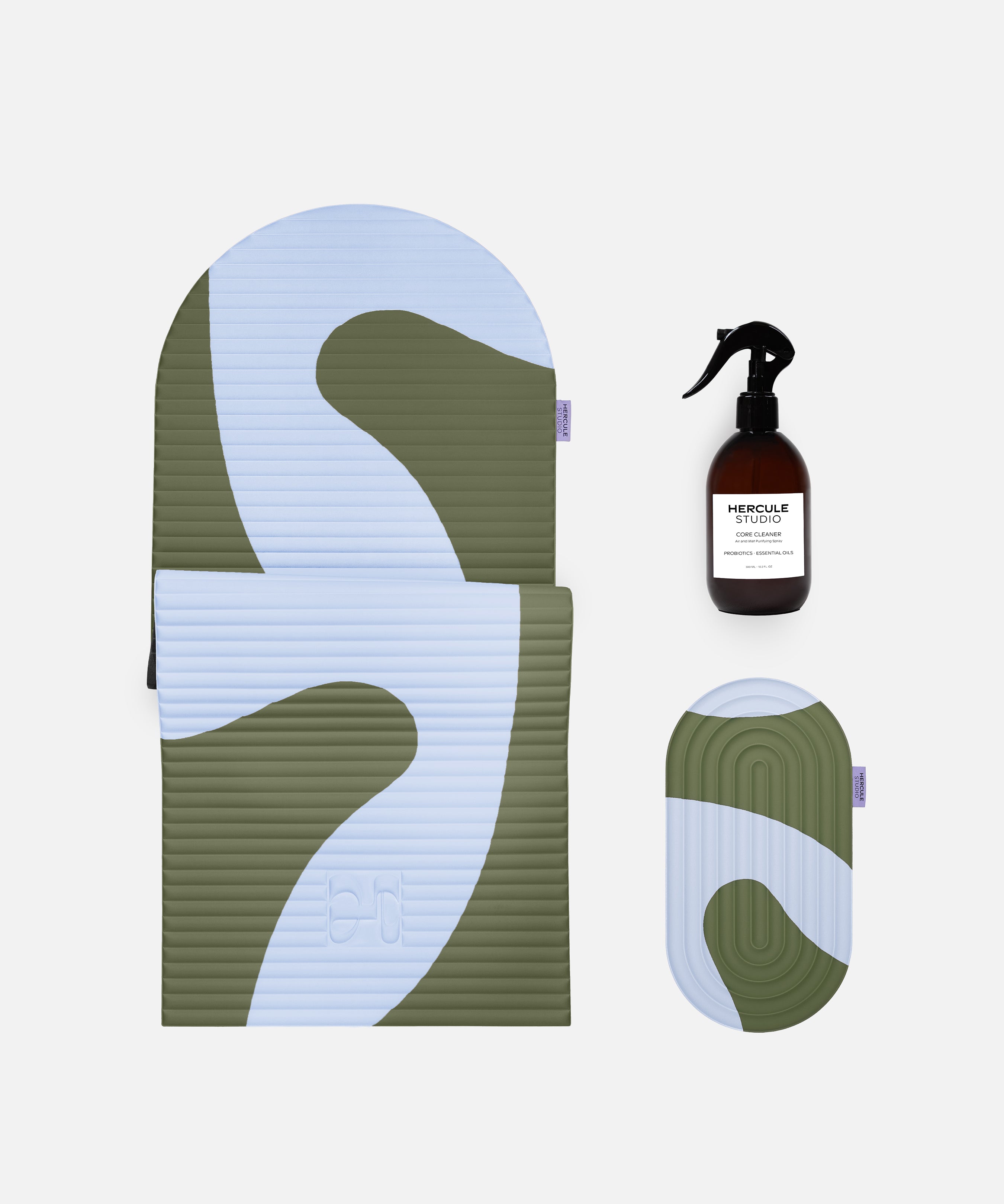Hercule Studio Axel khaki blue printed essential bundle with the graphic design Archy mat, the Galé 3-in-1 comfort pad and the sanitizing spray, complete made in France Pilates and fitness bundle, packshot