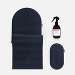 Set essentiel Hercule Studio bleu nuit navy composé du tapis Archy ergonomique, du mini tapis Galé de confort et du spray assainissant pour tapis, pack pilates et fitness premium fabriqué en France, visuel packshot