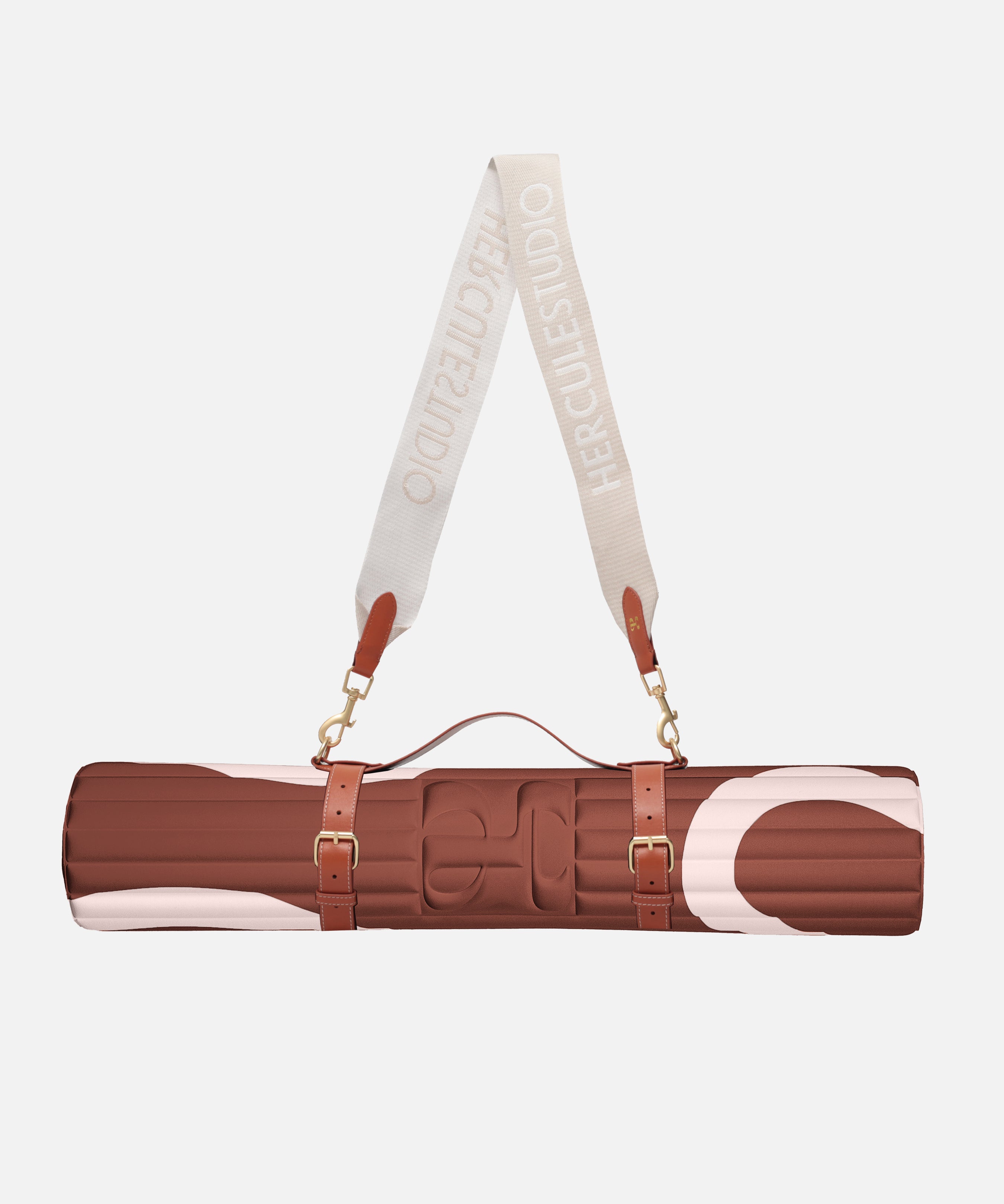 Set nomade Hercule Studio imprimé Bari choco réunissant tapis Archy graphique marron et sangle de transport pour tapis de sport, duo élégant pour pilates et fitness en déplacement, fabrication française, packshot