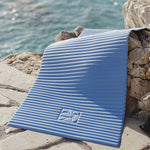 Tapis de sol pour le fitness le yoga et le pilates de la marque hercule studio modèle archy couleur blue jean photo lifestyle mer