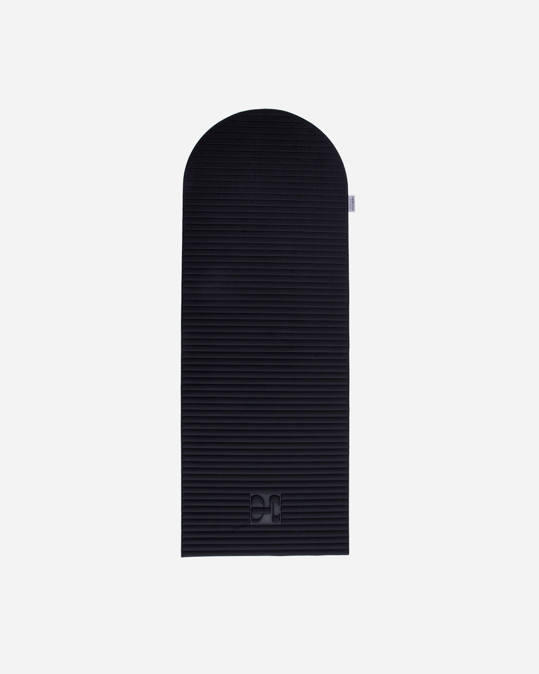 Tapis de sol pour le fitness le yoga et le pilates de la marque hercule studio modèle archy couleur outrenoir packshot déplié