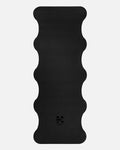 Hercule Studio Midnight Black yoga mat unrolled, natural rubber PVC-free, strong grip for vinyasa and hatha sessions
