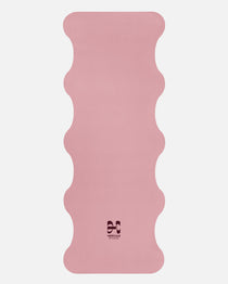Hercule Studio Greige yoga mat unrolled, pink color, natural rubber PVC-free, high grip for a zen practice